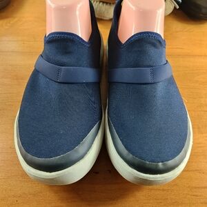 OOFOS OOmg eeZee Blue & Green Slip-On Sport Low Comfort Sneaker Women size W 9